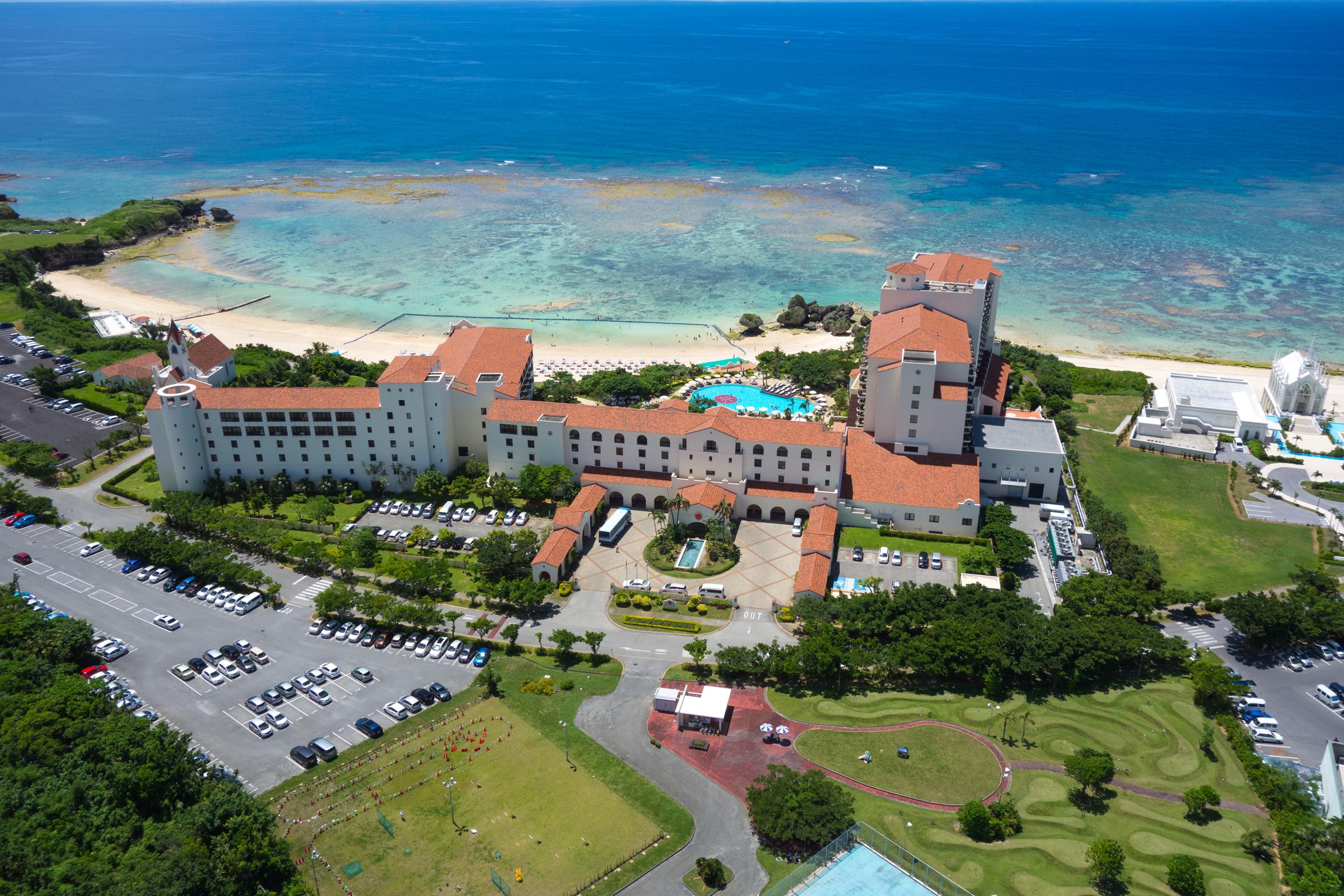 Hotel Nikko Alivila Yomitan Exterior foto Aerial view of the hotel