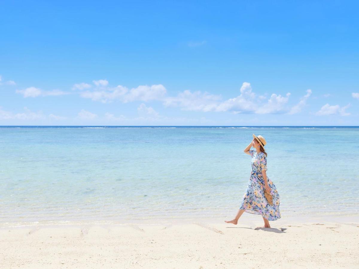 Hotel Nikko Alivila Yomitan Exterior foto A beach in Okinawa
