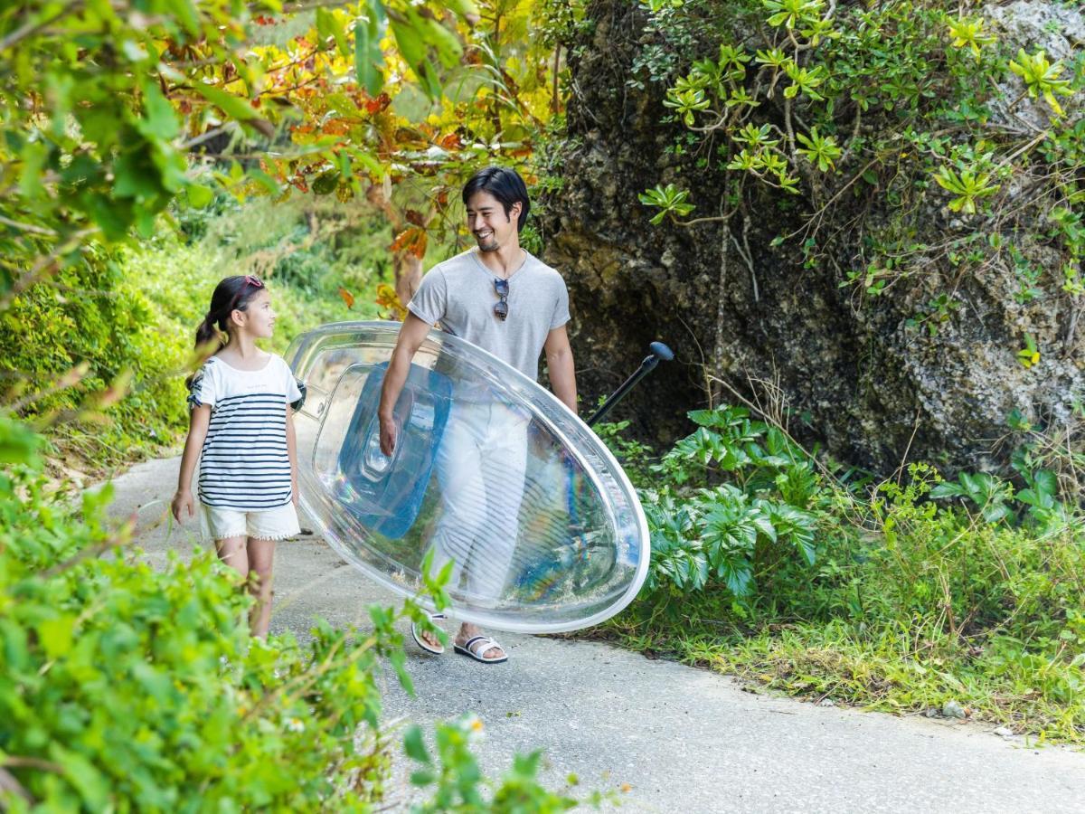 Hotel Nikko Alivila Yomitan Exterior foto A couple walking with a bubble tent
