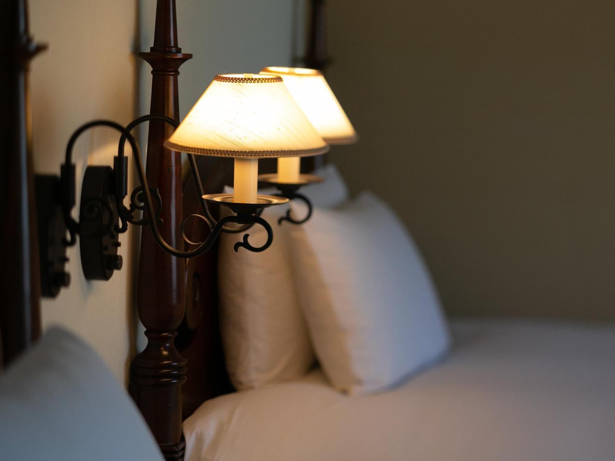 Hotel Nikko Alivila Yomitan Exterior foto A wall light