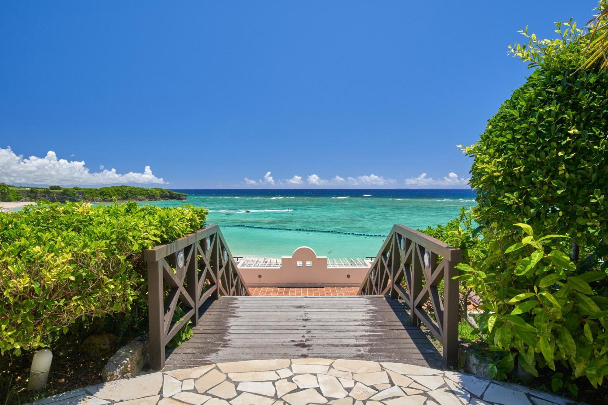 Hotel Nikko Alivila Yomitan Exterior foto Beach at the Grand Palladium Resort and Spa